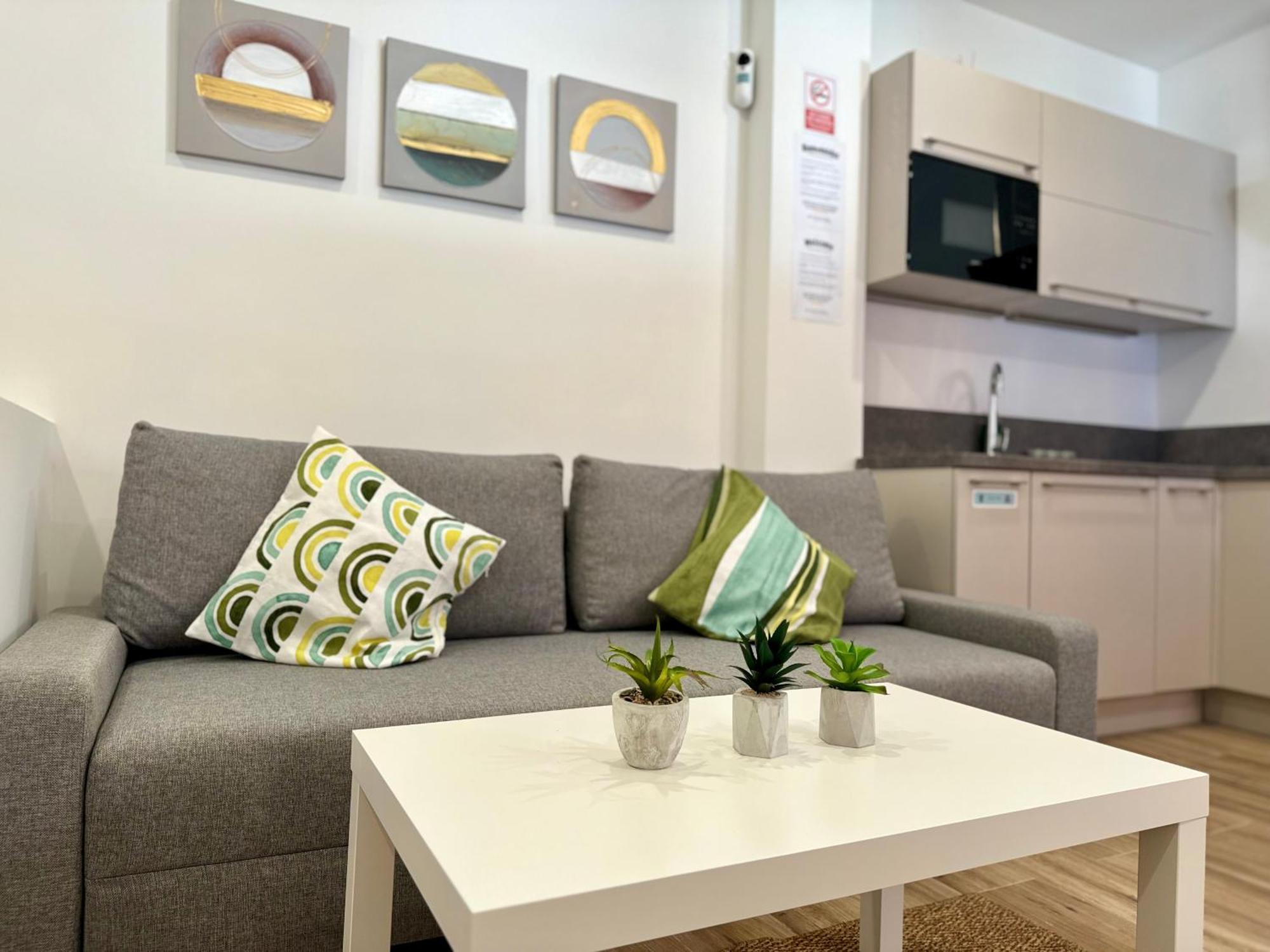Apartamentos Castillejos Madrid Extérieur photo